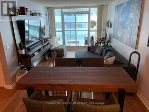 19 Grand Trunk Crescent in Toronto, ON - Building Photo - Building Photo