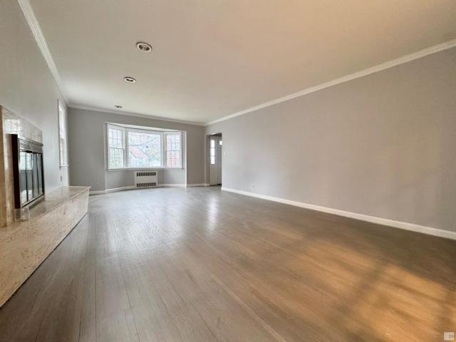 82-04 188th St in Queens, NY - Building Photo - Building Photo