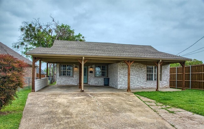 315 E Avenue F in Midlothian, TX - Building Photo - Building Photo