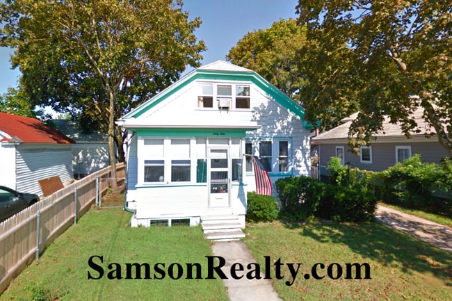 69 Nathaniel Ave in Pawtucket, RI - Foto de edificio - Building Photo