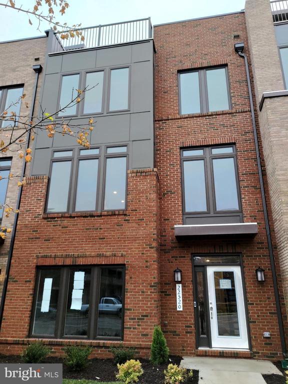 22520 Foundation Dr in Ashburn, VA - Building Photo - Building Photo