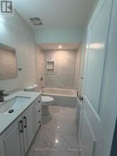 380 Clinton St in Toronto, ON - Building Photo - Building Photo