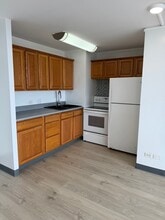 3045 Ala Napuaa Pl, Unit 812 in Honolulu, HI - Building Photo - Building Photo