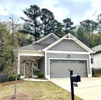4025 Ashley Dr in Leeds, AL - Building Photo