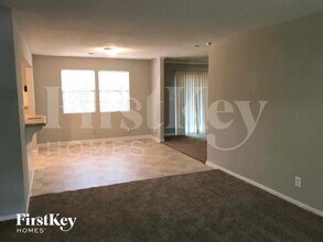 992 Rampart Pl in Stone Mountain, GA - Building Photo - Building Photo