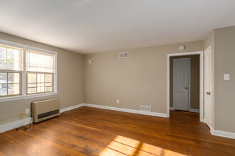 Parklynn Apartments in Wilmington, DE - Building Photo - Interior Photo