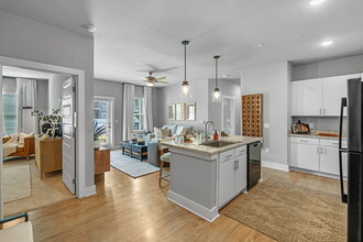 Farmhouse at Easley in Easley, SC - Foto de edificio - Building Photo