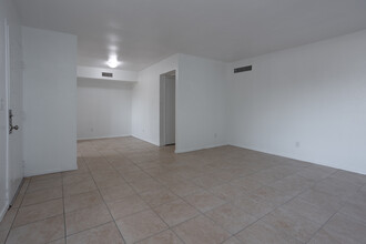 Morris Duplex' Tucson in Tucson, AZ - Building Photo - Interior Photo