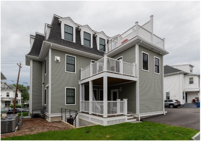 220 Moody St, Unit 3 in Waltham, MA - Building Photo