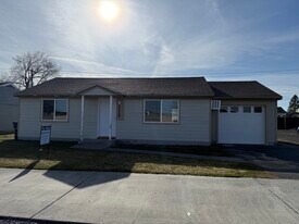 1115 Patton Blvd in Moses Lake, WA - Building Photo