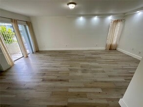 5838 SW 74th Terrace in South Miami, FL - Building Photo - Building Photo