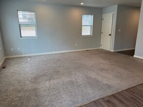 7417 Saddlebrook Lp in Yakima, WA - Building Photo - Building Photo