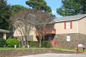 Dogwood Trace in Memphis, TN - Building Photo - Building Photo