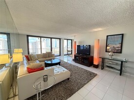 290 174th St in Sunny Isles Beach, FL - Building Photo