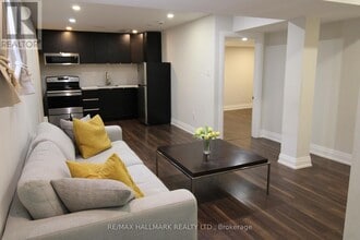 158 Kingshill Rd in Richmond Hill, ON - Building Photo - Building Photo