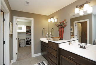 Jamestown Villas in Kansas City, MO - Foto de edificio - Interior Photo