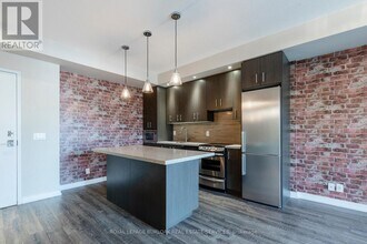 457 Plains Rd E in Burlington, ON - Building Photo - Building Photo