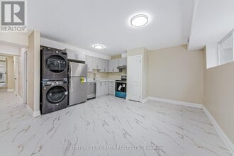 98 Peel St in Barrie, ON - Building Photo - Building Photo