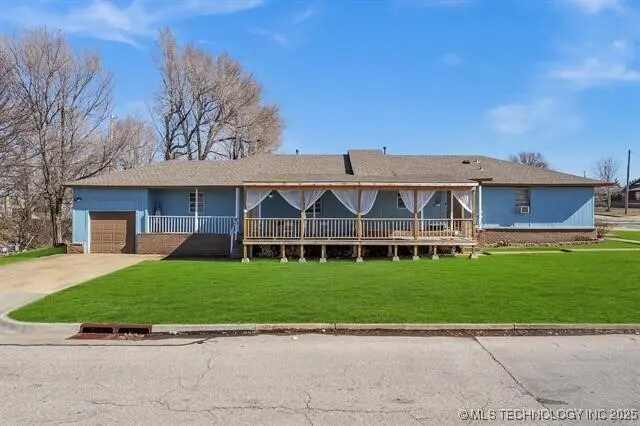 1129 S 124th East Ave in Tulsa, OK - Building Photo