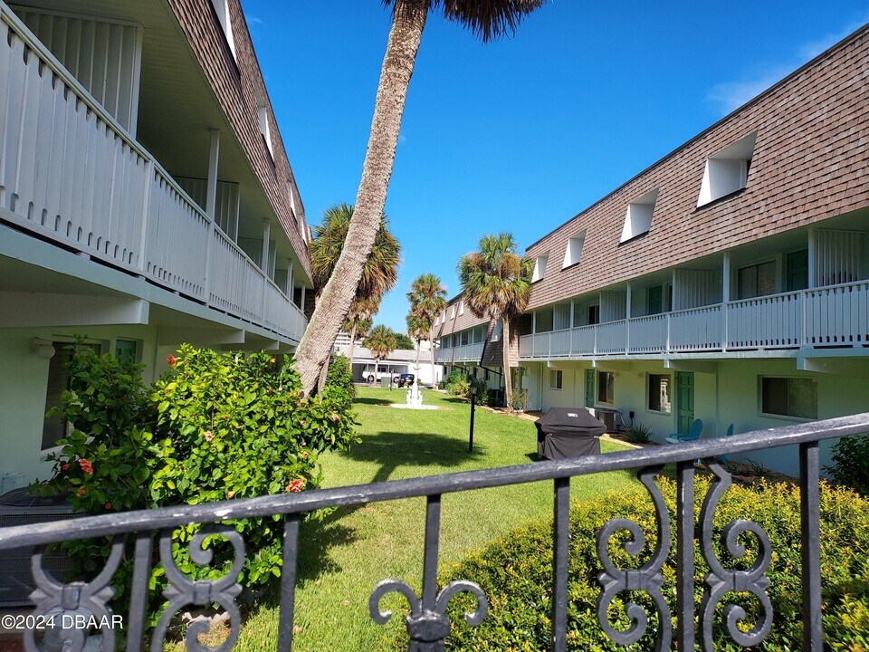 55 Vining Ct in Ormond Beach, FL - Foto de edificio
