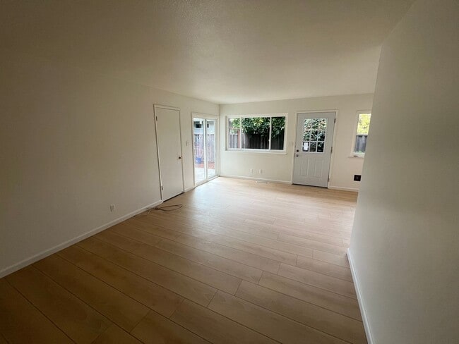 2110-2112 Town and Country Ln in Santa Clara, CA - Building Photo - Building Photo