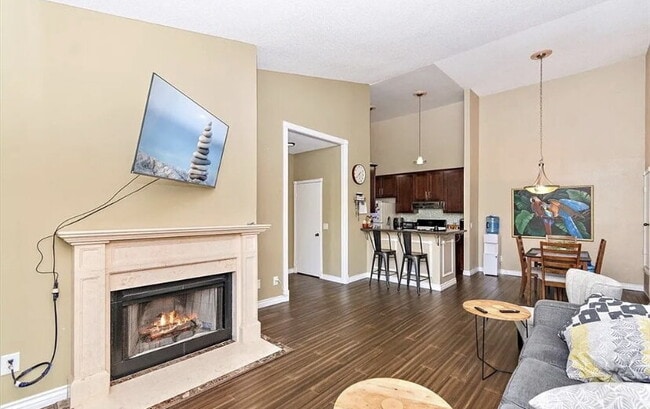 10591 Lakeside Dr S in Garden Grove, CA - Building Photo - Building Photo