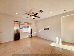 198 E Woolystar Ct in Oro Valley, AZ - Building Photo - Building Photo