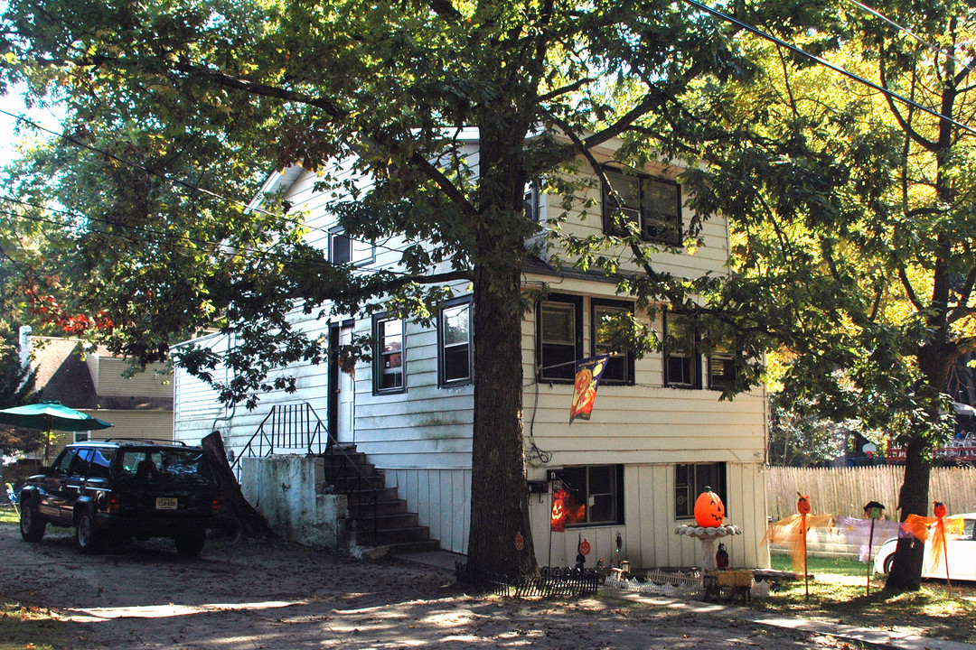 253 Harding Ave in Clementon, NJ - Building Photo