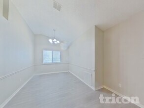 3728 Mandarin Woods Dr N in Jacksonville, FL - Building Photo - Building Photo