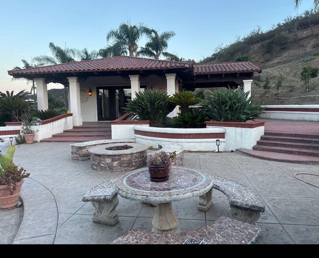 property at 3026 N Twin Oaks Valley Rd