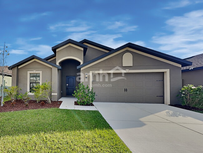 property at 823 Chatham Walk Dr