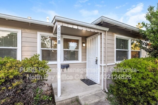 609 Bishop Dr in Santa Rosa, CA - Building Photo - Building Photo