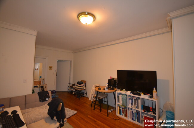 511 Beacon St, Unit 1 in Boston, MA - Building Photo - Building Photo