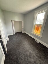 1127 Harding Dr in Toledo, OH - Building Photo - Building Photo