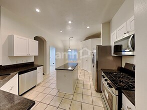 15207 Henderson Point Dr in Cypress, TX - Foto de edificio - Building Photo