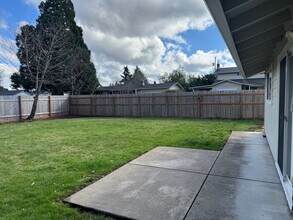 3945 Shannon St in Eugene, OR - Building Photo - Building Photo