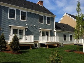 Palmer Square Apartments in Stamford, CT - Building Photo - Building Photo