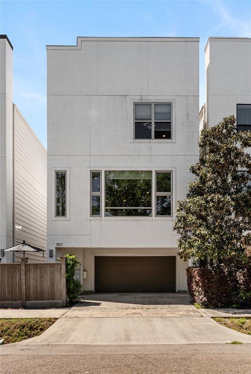 1507 Sandman St in Houston, TX - Foto de edificio - Building Photo