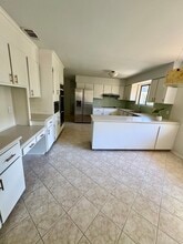 2 Abbott Ln in Savannah, GA - Building Photo - Building Photo