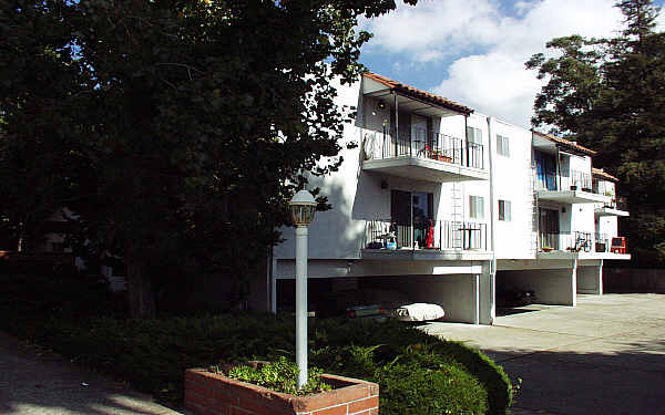 1732 Lincoln Ave in San Rafael, CA - Building Photo