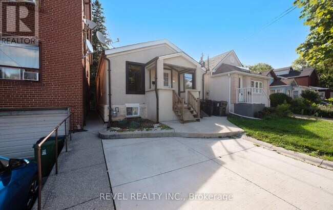 property at 69 Rockcliffe Blvd