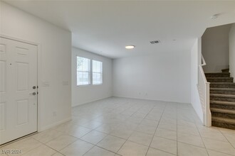 500 Ylang Pl in Henderson, NV - Building Photo - Building Photo