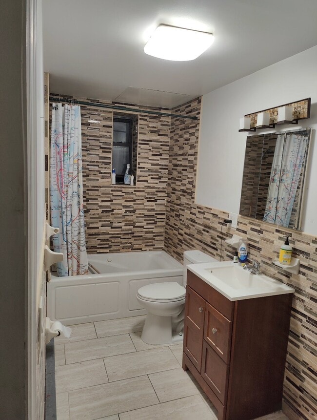 2128 Newtown Ave, Unit Apt 2