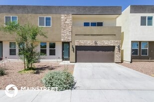 2000 N 36th St in Phoenix, AZ - Building Photo