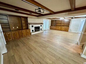 67 Country Club Ln in Calvert City, KY - Building Photo - Building Photo