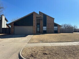 600 Fire Light Dr in Moore, OK - Building Photo