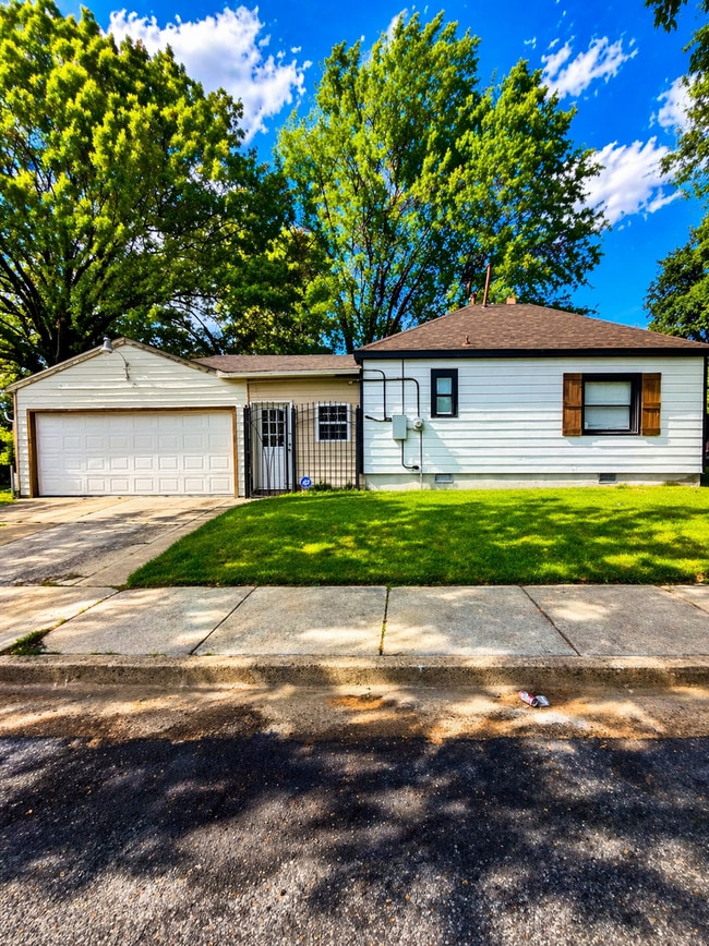 2445 Lowell Ave in Memphis, TN - Building Photo - Building Photo