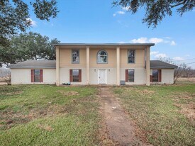 10445 FM442 in Boling, TX - Building Photo