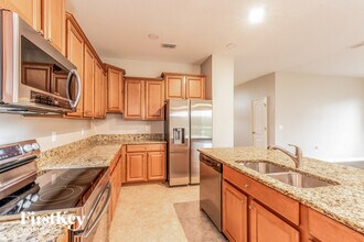 20241 Merry Oak Ave in Tampa, FL - Building Photo - Building Photo