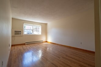 234 Low St in Newburyport, MA - Building Photo - Building Photo